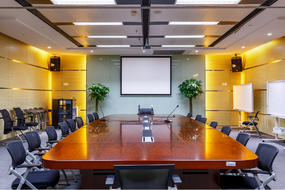 多媒體會議係統包括哪些設備？